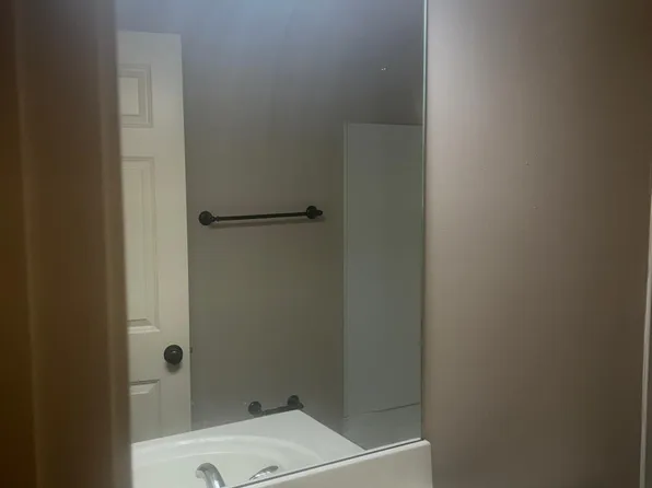 2395 Lake Garden Dr #1, Memphis, TN 38134