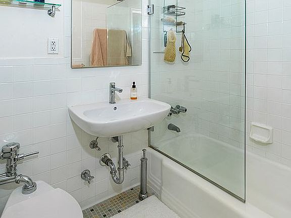 5th image of 54 Orange St APT 3E