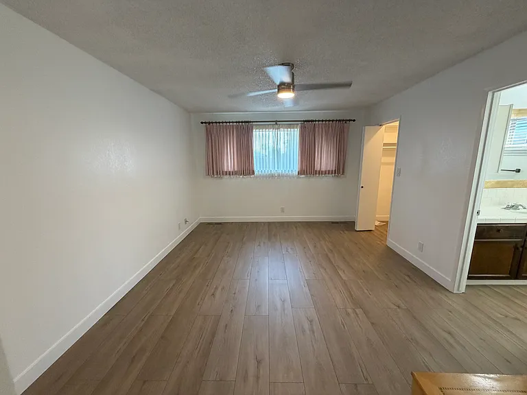 6620 N Sierra Vista Ave — Photo 5