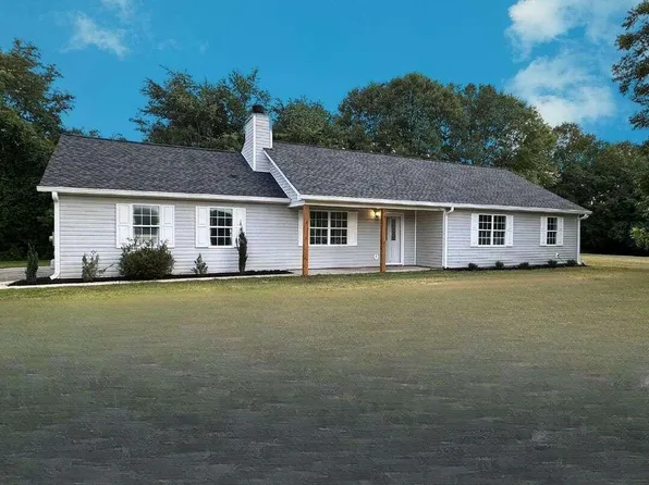 106 Freeman Dr, Maysville, GA 30558