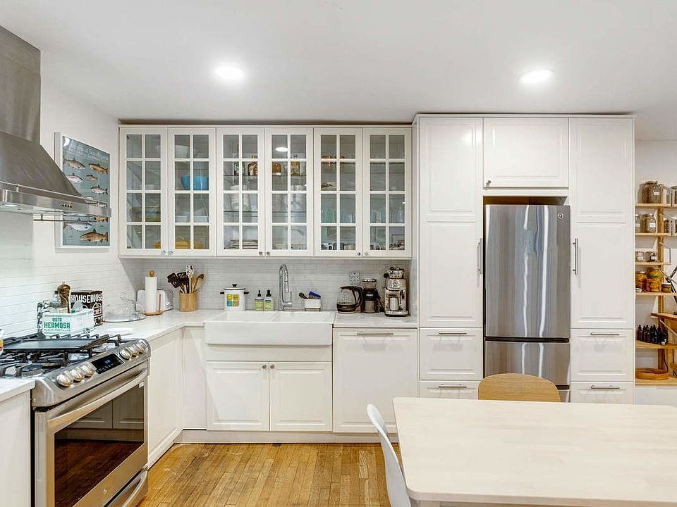 1st image of 55 Montgomery Pl APT 1R
