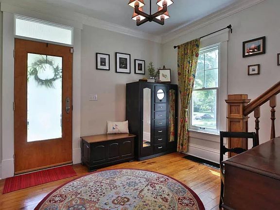 4th image of 40 W Short St