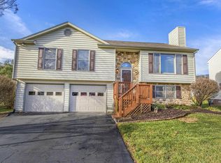 3340 Green Ridge Ct, Roanoke, VA 24019