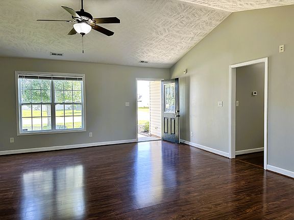 4th image of 220 Audubon Dr