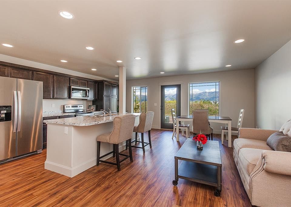 1st image of 28 Skyscape Dr