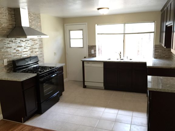 3rd image of 8721 Lomita Dr APT A