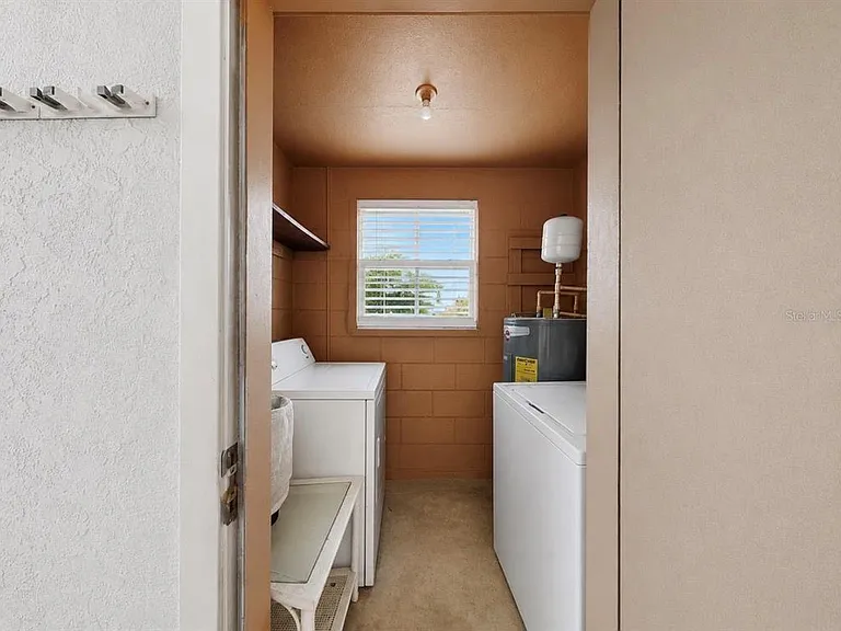 4931 Victoria Dr — Photo 19