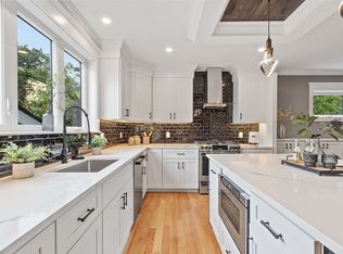 15-15A Park St, North Reading, MA 01864