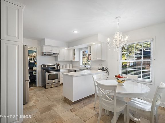 5th image of 2938 White Pine Dr