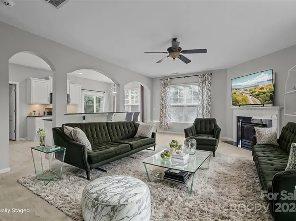 9804 Loughlin Ln, Charlotte, NC 28273