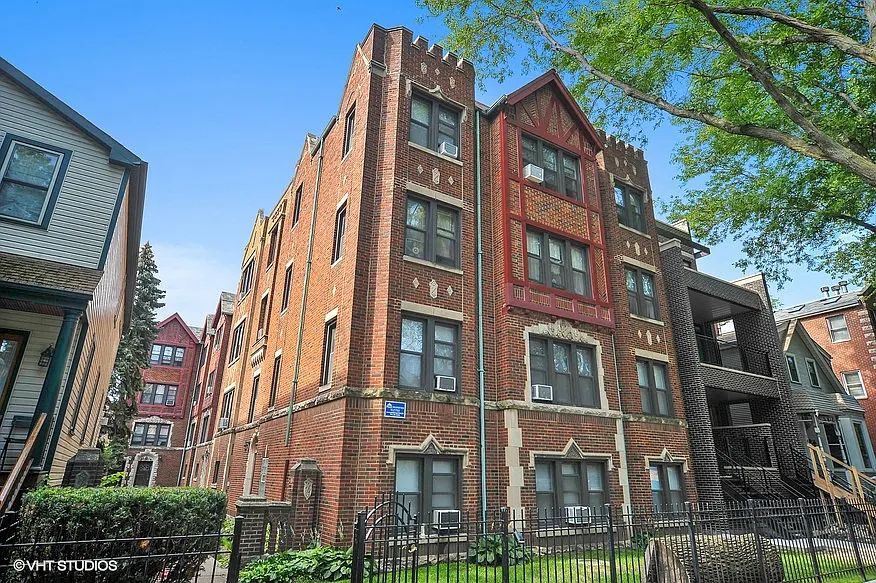 1461-65 W. Byron St.