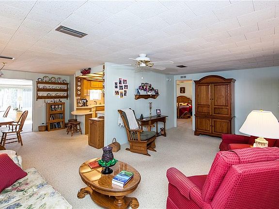 5th image of 55 King Arthur Dr