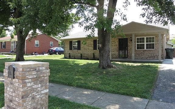 2nd image of 992 Valley Farm Dr