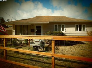 125 Elm Ave, Reedsport, OR 97467