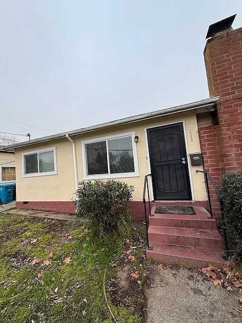 2 bed, 1000 sqft, $1,800 — Photo 3