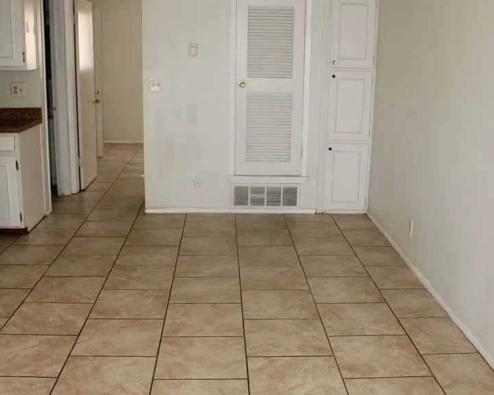 3905 Flory Ave #10 — Photo 5