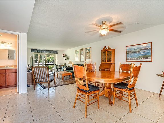 5th image of 811 S Hollybrook Drive #106