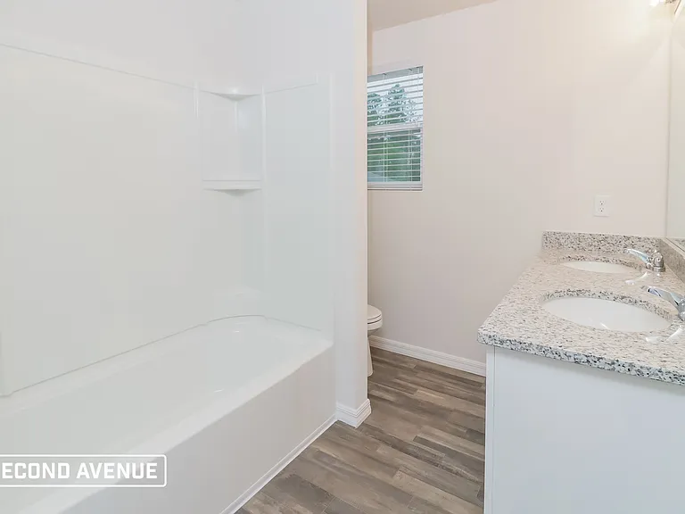 2471 W Vespero St — Photo 6