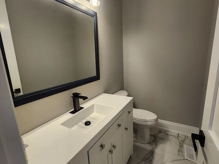 15 Stanley Ave — Photo 17
