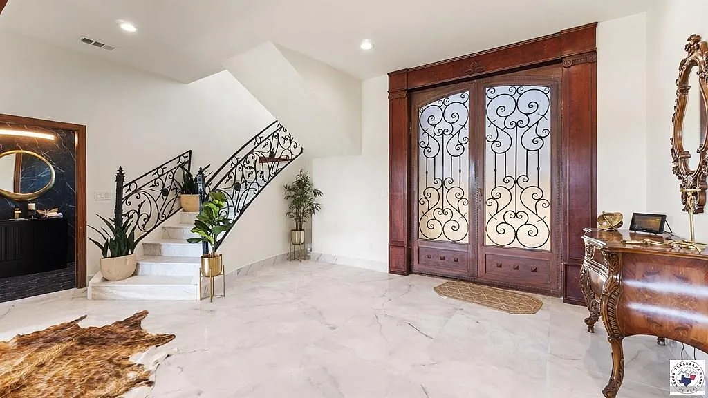 4 bed, 3.5 bath, 4184 sqft, $4,500 — Photo 3
