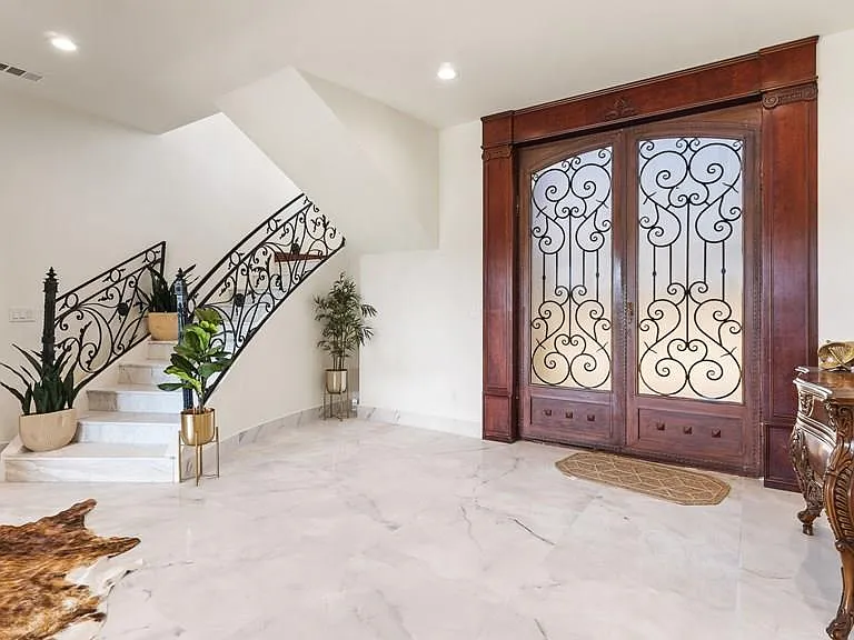 3501 Trotter Ln — Photo 3