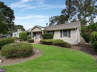 208 Chestnut Dr, Lanoka Harbor, NJ