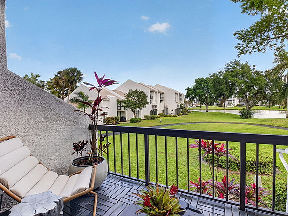 5th image of 1005 Bridgewood Place