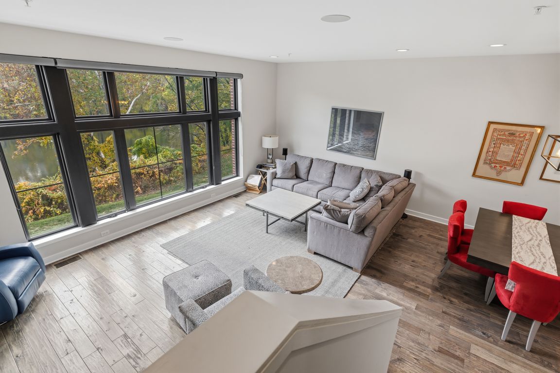 next background image