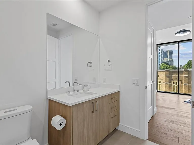 2425 Peachtree Rd NE #503 — Photo 26