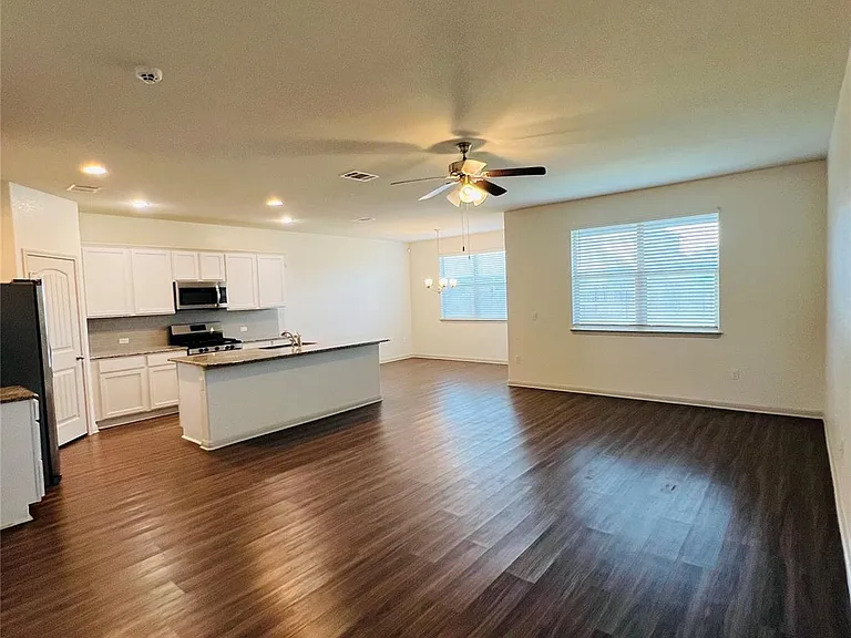 16901 Aventura Ave — Photo 13