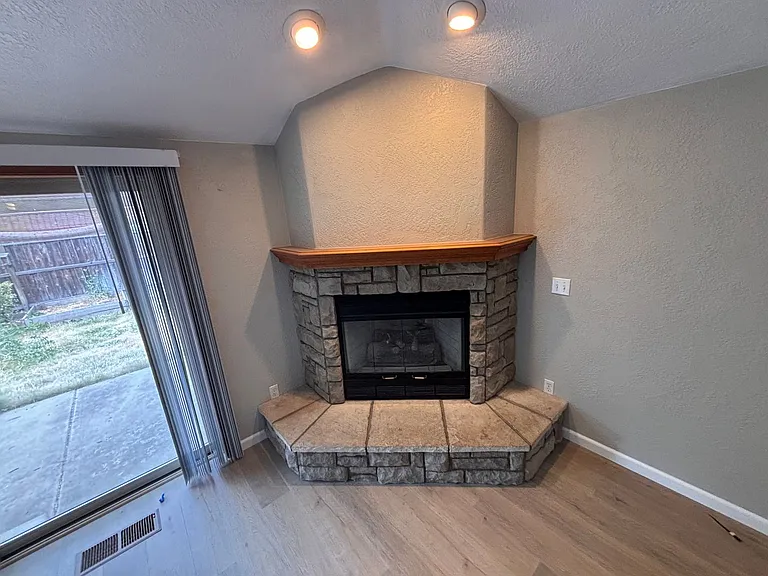 3052 Gary Dr — Photo 11