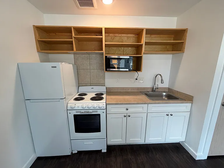 Convenient Community in Hillyard - 3018 E Everett Ave — Photo 19