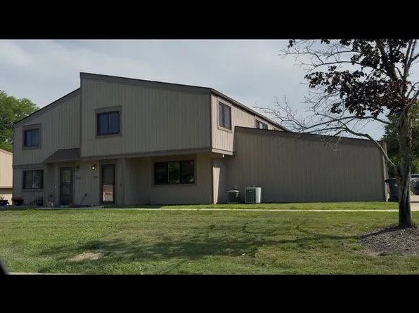 11786 Harbour Light Dr, North Royalton, OH 44133