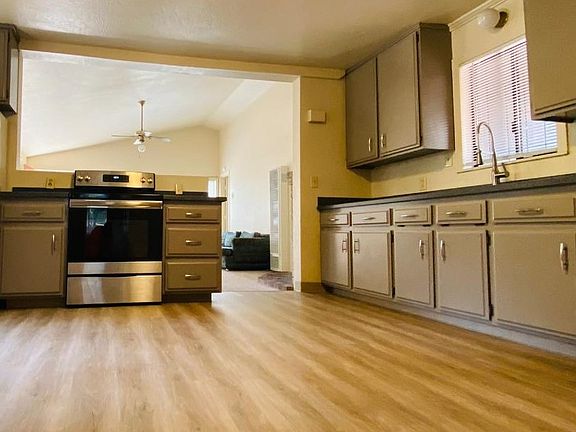 5th image of 909 Secret Harbor Dr