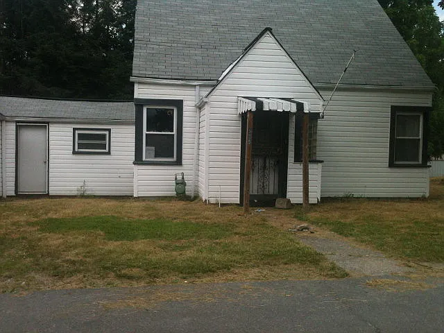 905 Hartley Ave photo 1