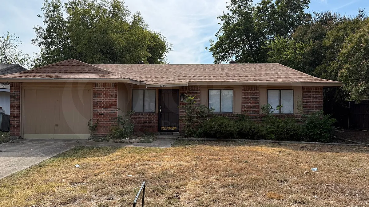 5 bed, 2.0 bath, 1725 sqft, $1,650 — Photo 3