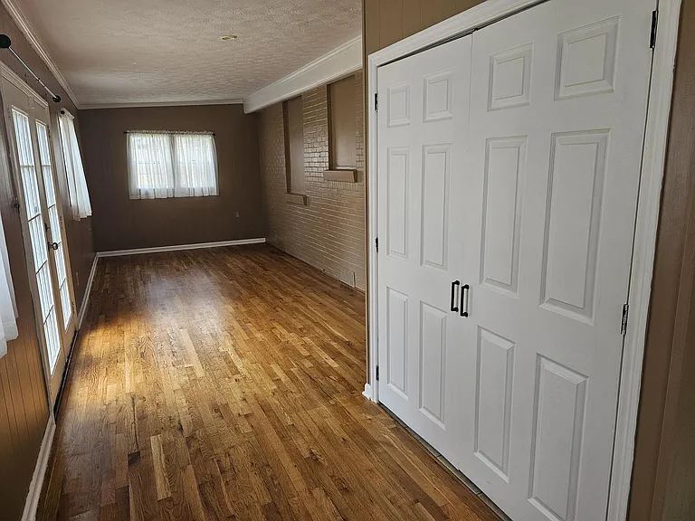708 Cheryl Ln — Photo 10