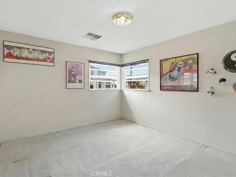 2103 Harriman Ln — Photo 6