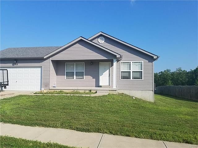 1st image of 715 Hawks Circle Dr