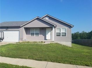 715 Hawks Circle Dr, Hillsboro, MO 63050