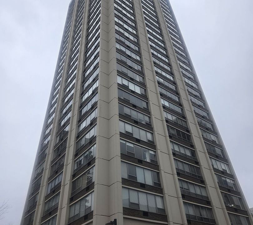1st image of 70 W Burton Pl APT 1608