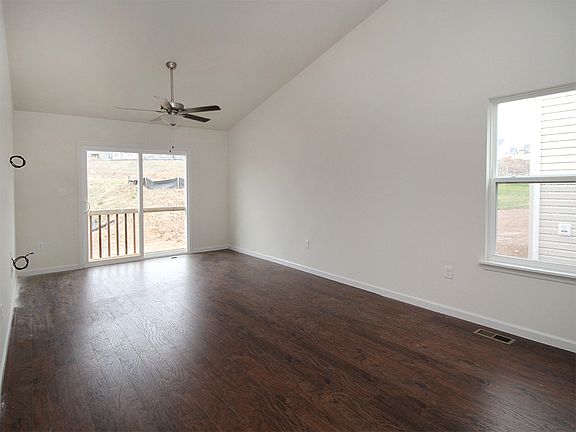 5th image of 809 Black Bear Dr