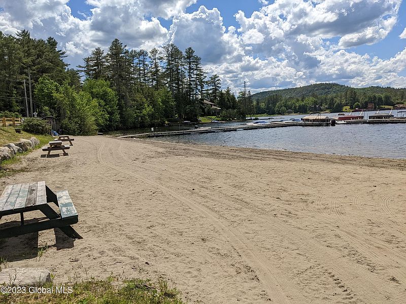 4th image of 39 Brant Lake Hgts Drive
