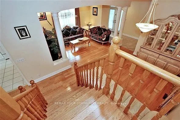 33 Golden Oak Ave — Photo 10