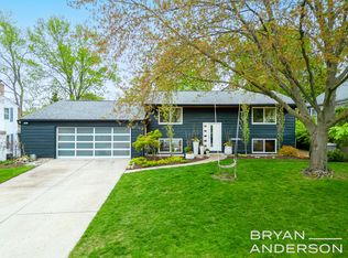 1516 Rosalind Rd SE, East Grand Rapids, MI 49506