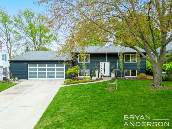 1516 Rosalind Rd SE, East Grand Rapids, MI 49506