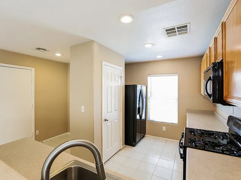 5982 Red Raspberry Ct — Photo 7