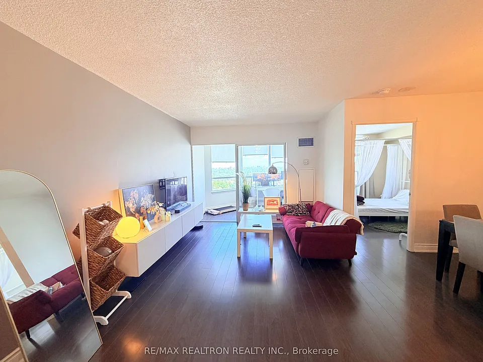 135 Hillcrest Ave #2015