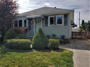 2927 Park Dr, Parma, OH 44134