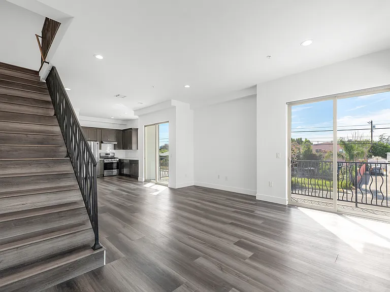 6006 N Klump Ave — Photo 24